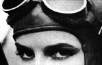 Frauenaugen mit Pilotinnenbrille